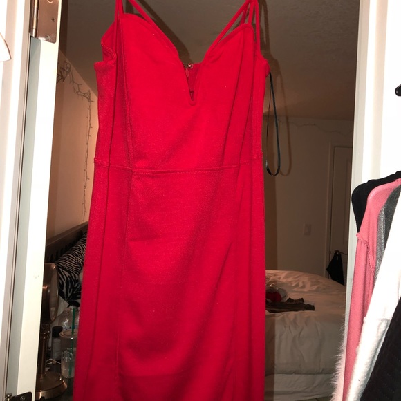 Red dress! - Picture 1 of 3
